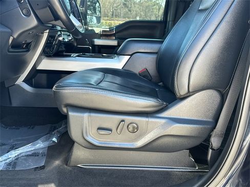 Certified 2022 Ford F250 Lariat w/ Lariat Ultimate Package image 9