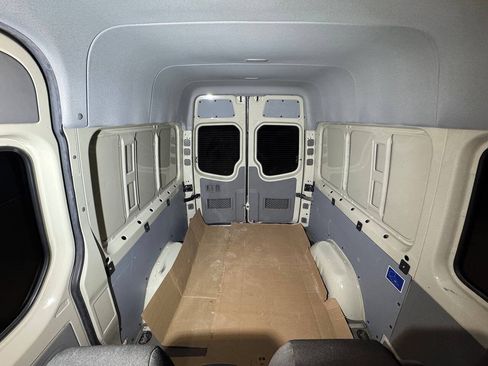 Used 2017 Mercedes-Benz Sprinter 2500 image 11