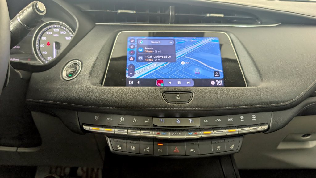 Used 2023 Cadillac XT4 Premium Luxury w/ Technology Package FWD image 12