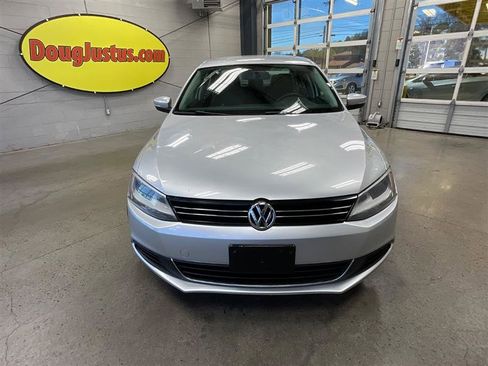 Used 2013 Volkswagen Jetta SE image 8