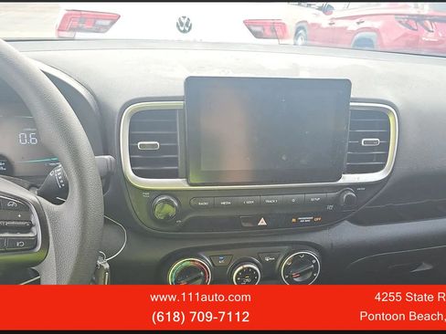 Used 2026 Hyundai Venue SE FWD image 27