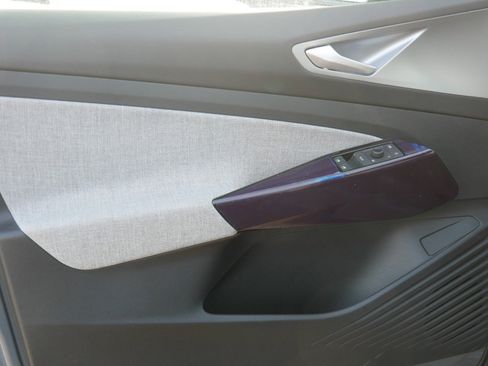 New 2026 Volkswagen ID.4 Pro image 5