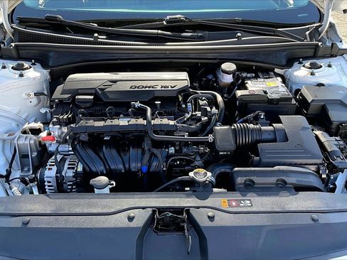 Used 2023 Hyundai Elantra Limited image 36