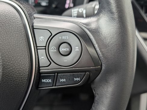 Used 2023 Toyota Corolla Cross XLE w/ Convenience Package image 23