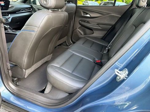 Used 2024 Buick Envista Sport Touring w/ Convenience I Package FWD image 21