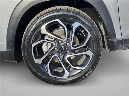 Certified 2024 Chevrolet Trax RS w/ Driver Confidence Package image 20