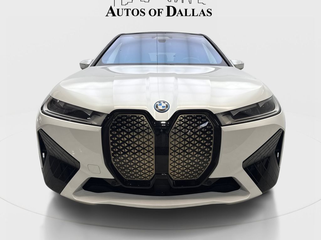 Used 2024 BMW iX xDrive50 w/ Premium Package AWD/4WD image 4