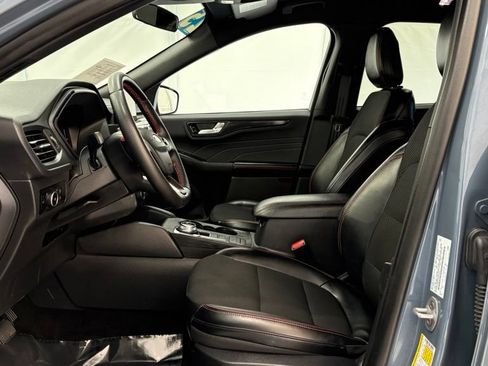 Used 2025 Ford Escape ST-Line Select AWD/4WD image 13