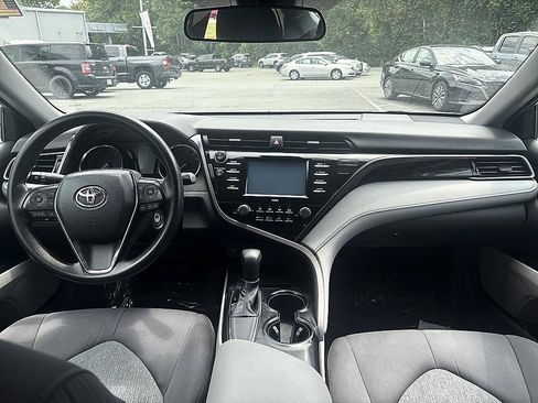 Used 2020 Toyota Camry LE FWD image 14