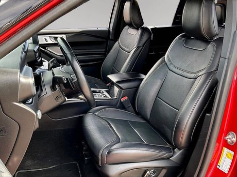 Used 2020 Ford Explorer ST w/ ST Street Pack image 21