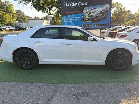 Used 2020 Chrysler 300 S RWD image 8