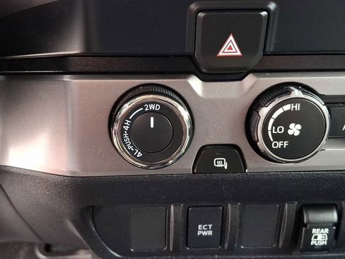 Certified 2020 Toyota Tacoma SR5 image 26