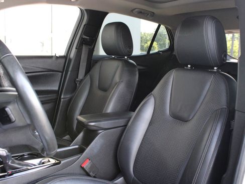 Used 2021 Buick Encore GX Essence w/ Advanced Technology Package AWD/4WD image 14