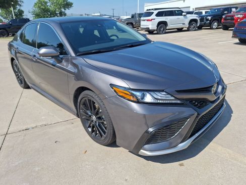 Used 2023 Toyota Camry XSE FWD image 8