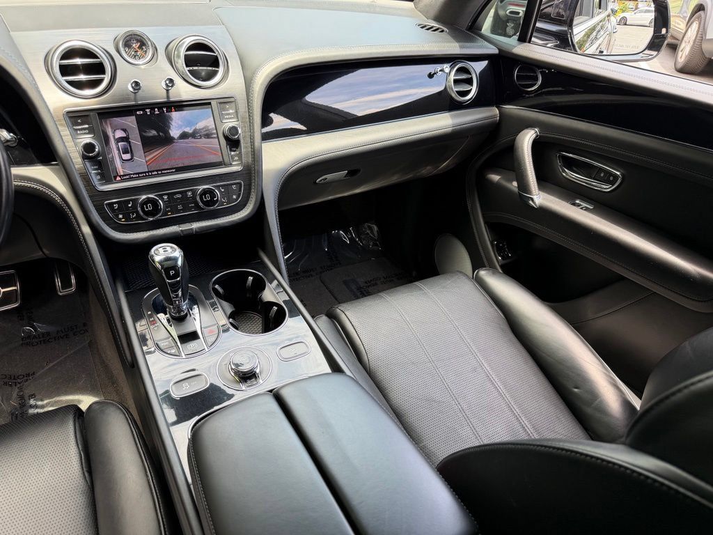 Used 2019 Bentley Bentayga AWD/4WD image 43