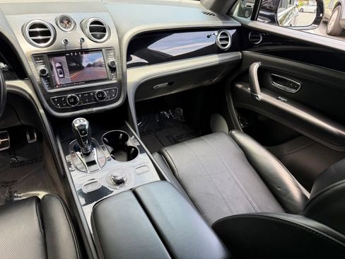 Used 2019 Bentley Bentayga AWD/4WD image 43