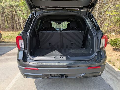 Certified 2025 Ford Explorer ST-Line w/ Premium Package AWD/4WD image 33