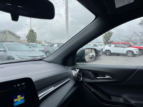 Used 2025 Chevrolet Equinox LT image 35