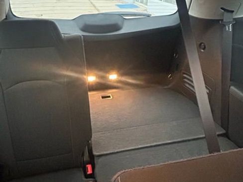 Used 2017 Chevrolet Traverse LT image 16