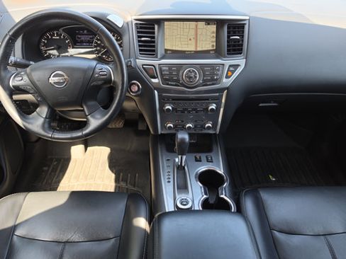 Used 2020 Nissan Pathfinder SL w/ Cargo Package AWD/4WD image 8