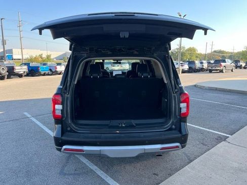 Used 2024 Ford Expedition XLT image 5