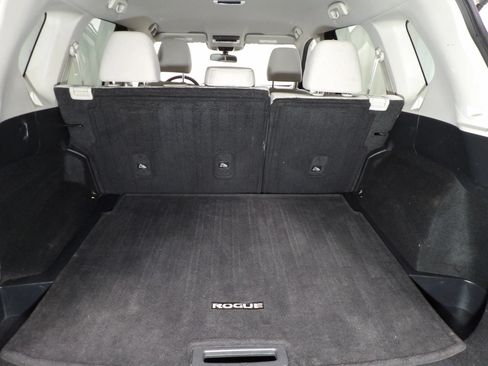 Used 2022 Nissan Rogue SV FWD image 7