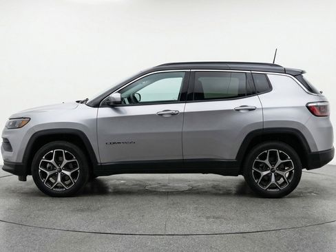 Used 2025 Jeep Compass Limited AWD/4WD image 5