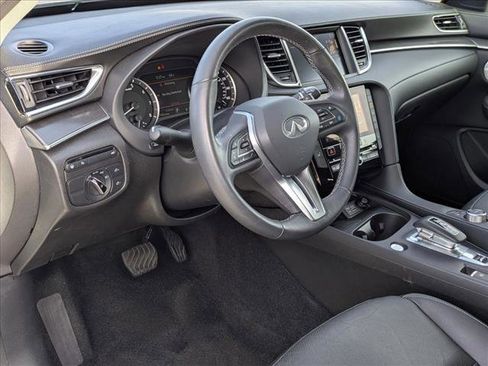 Certified 2025 INFINITI QX50 Luxe image 10