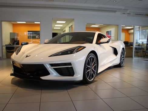 Used 2023 Chevrolet Corvette Stingray Premium Cpe w/ Z51 Performance Package RWD image 2