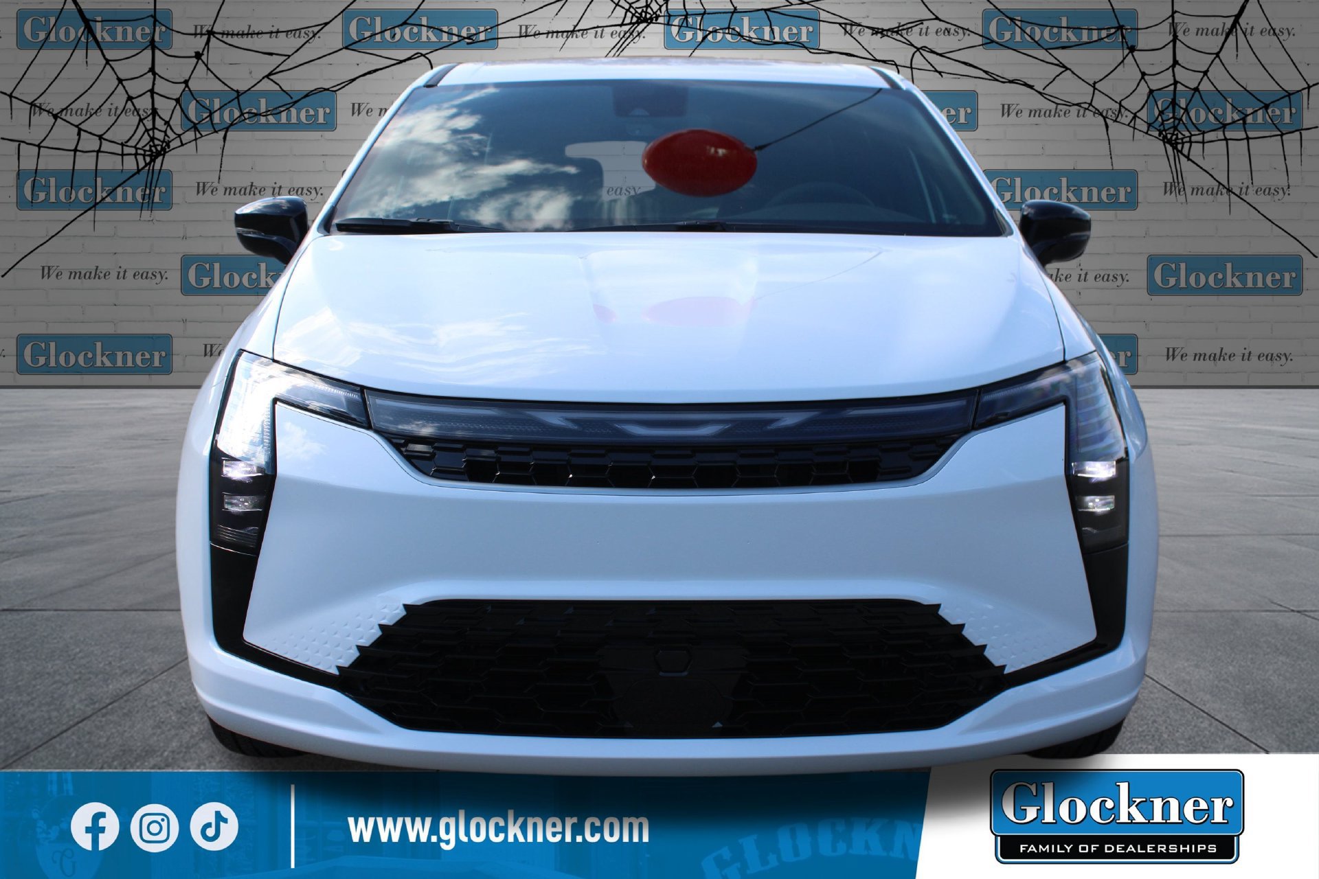 New 2027 Chrysler Pacifica Select FWD image 2