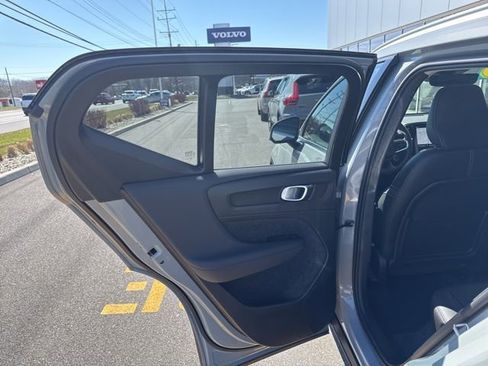 Certified 2025 Volvo XC40 B5 Core image 15