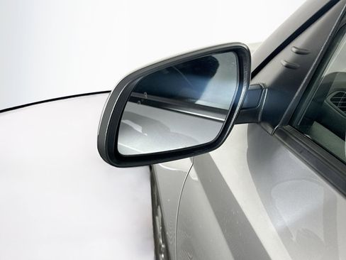 Used 2025 Hyundai Venue SEL FWD image 15