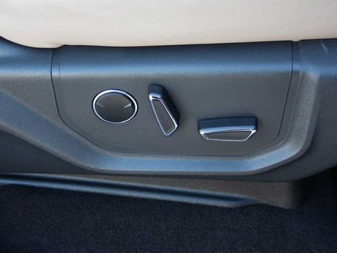 Used 2023 Ford Expedition Limited AWD/4WD image 19