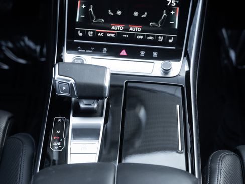 Certified 2022 Audi A8 L 3.0T w/ Executive Package image 17