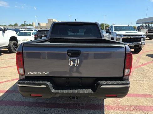 Used 2019 Honda Ridgeline RT image 4