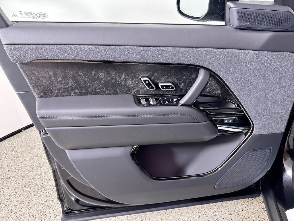New 2027 Land Rover Range Rover Sport Dynamic SE AWD/4WD image 13