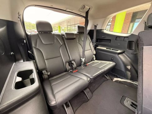 Used 2022 Kia Telluride LX AWD/4WD image 19