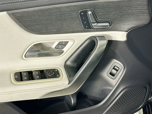 Used 2022 Mercedes-Benz CLA 250 CLA 250 image 17