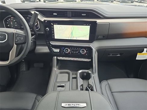 New 2026 GMC Sierra 2500 Denali w/ Denali Reserve Package image 14