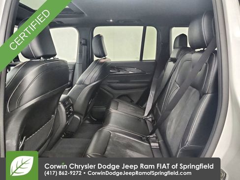 Used 2023 Jeep Grand Cherokee Altitude image 31