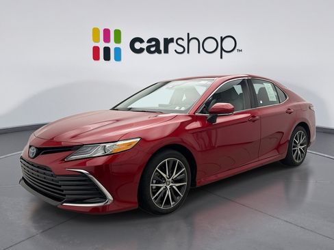 Used 2024 Toyota Camry XLE w/ Cold Weather Package FWD image 1