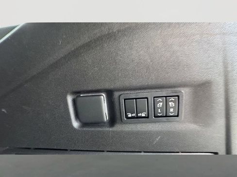 Used 2021 GMC Yukon XL Denali w/ Denali Ultimate Package image 12