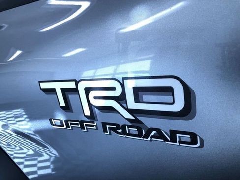 Used 2024 Toyota Tacoma TRD Off-Road image 9