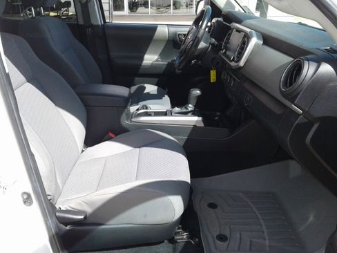 Used 2022 Toyota Tacoma SR5 image 10