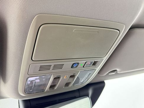 Used 2018 Honda Accord Touring image 18