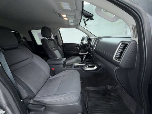 Used 2022 Nissan Frontier SV AWD/4WD image 16