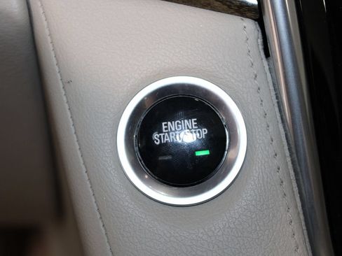 Used 2020 Cadillac Escalade Premium Luxury AWD/4WD image 38