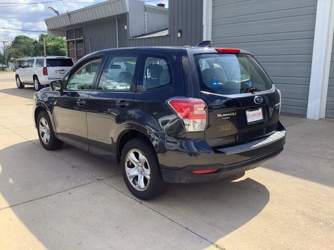 Used 2017 Subaru Forester 2.5i AWD/4WD image 7