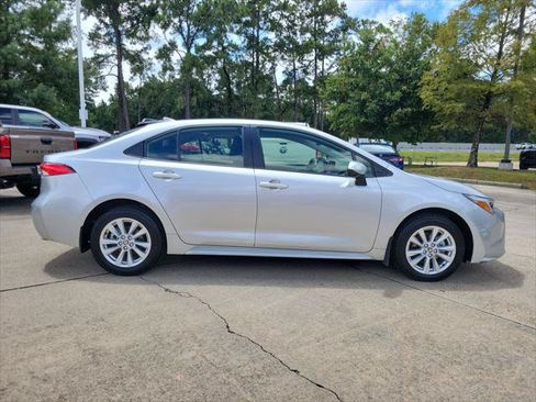 Certified 2026 Toyota Corolla LE w/ LE Premium Package FWD image 8