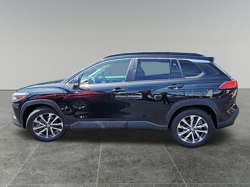 Certified 2025 Toyota Corolla Cross XLE AWD/4WD image 4